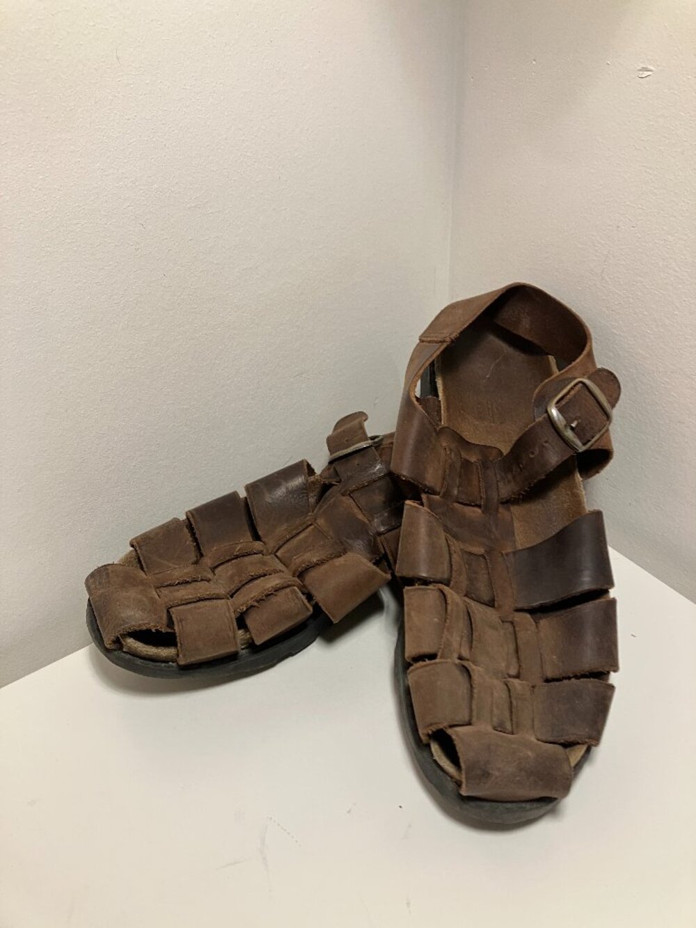 Vintage Leather Fisherman Sandals - size 7
